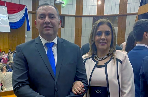 Senador Liberal bajo la Lupa del Nepotismo: Su hermana ‘Asesora’ con salario de G. 12 millones» | OnLivePy