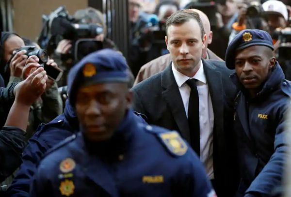 Versus / Oscar Pistorius abandona la cárcel tras casi 11 años