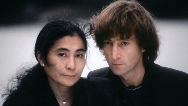 Muere el fotógrafo que capturó la intimidad de John Lennon y Yoko Ono