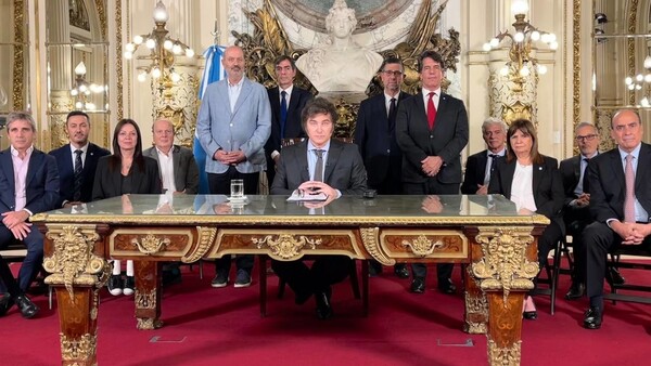 Presionado por gobernadores, Gobierno de Milei opta por modificar la “ley ómnibus” - ADN Digital