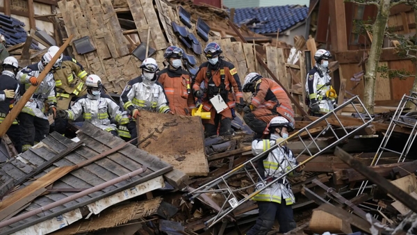 Sube a más de 90 los muertos y hay 242 desaparecidos tras potente terremoto en Japón