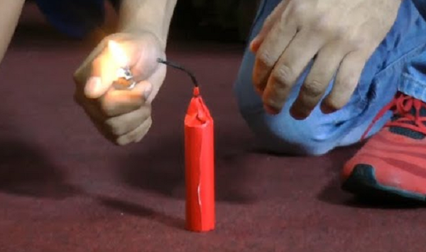 Abuelita confundió un cebollón con una vela y la explosión le cercenó tres dedos - Noticiero Paraguay