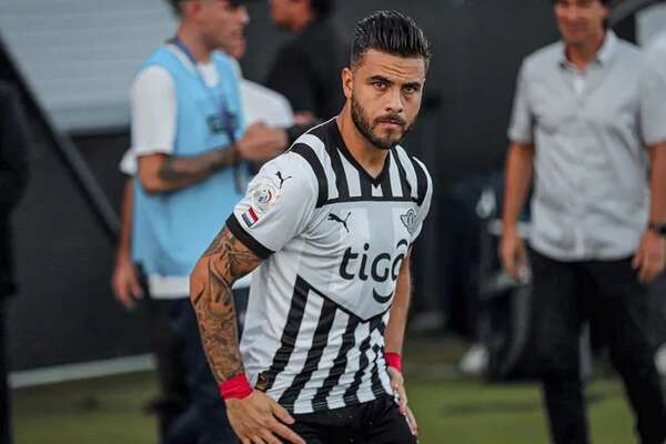 Tito Villalba, otro que renovó con Libertad - Fútbol - ABC Color