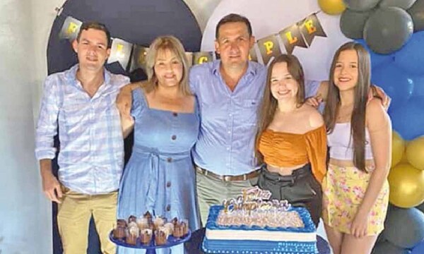 Diputado Cleto Giménez ubicó también a su esposa, además de dos hijas – Prensa 5