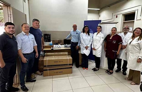 UPE dona equipamientos en contrapartida al Hospital de Presidente Franco | DIARIO PRIMERA PLANA
