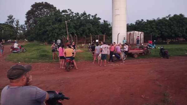 Pobladores de la fracción San Carlos hicieron manifestación pacífica por falta de agua - Radio Imperio 106.7 FM