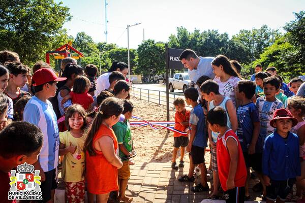 MUNICIPALIDAD INAUGURA PLAZA Y ENTREGA JUGUETES POR REYES EN SAN MIGUEL