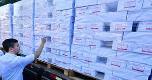 La Nación / Entregar a tiempo los kits escolares es prioridad para Peña