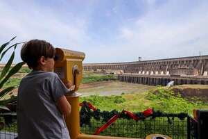 Complejo turístico de Itaipú registró más de un millón de visitantes en el 2023 - Economía - ABC Color