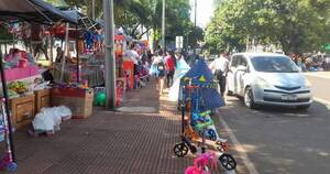 La Nación / Avenida céntrica de CDE es el sitio de “Reyes Magos” con juguetes variados