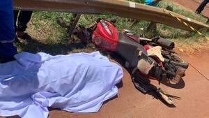 Motociclista fallece tras rozar una camioneta en Minga Guazú
