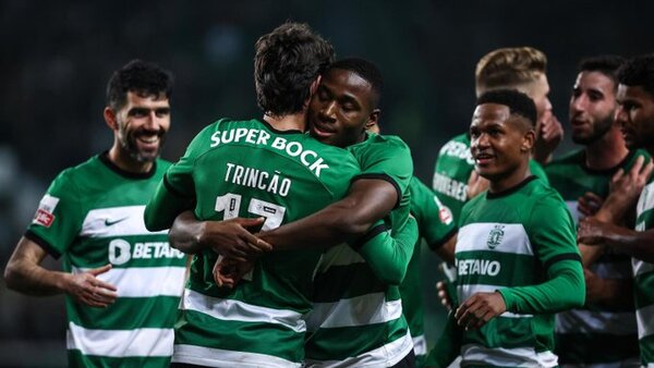 Sporting golea al Estoril y no cede en el liderato