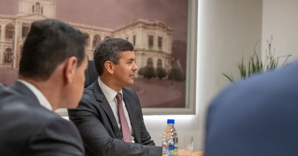Peña promulga la ley de conflicto de intereses y vuelve a ceder al cartismo
