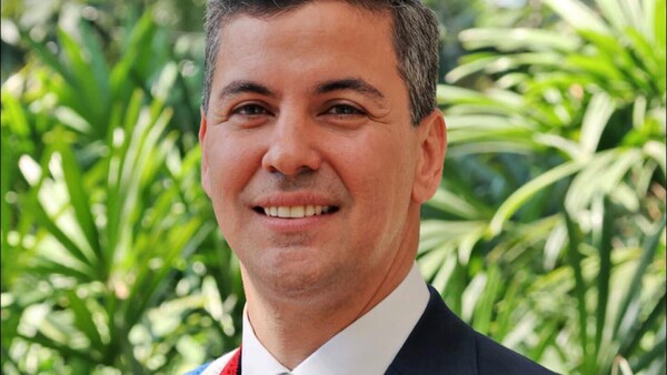 Peña promulga ley de conflicto de intereses como regalo de Reyes