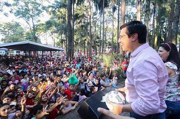 Los Reyes Magos llegaron a Alto Paraná distribuyendo juguetes y alegría | DIARIO PRIMERA PLANA