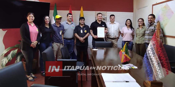 INTENDENTE DE HOHENAU FIRMÓ COMPROMISO PARA LUCHAR CONTRA EL DENGUE - Itapúa Noticias