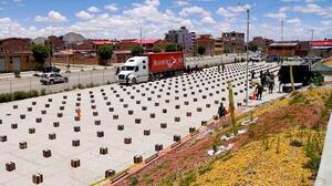 Incautan ocho toneladas de cocaína que transportaba un camión en Bolivia