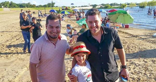La Nación / Alliana participó de la inauguración de la playa municipal de Pilar