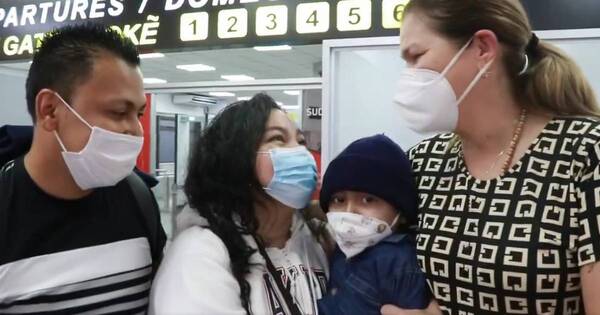 La Nación / Niño salvadoreño ya está camino a su país tras histórica cirugía en el Hospital Pediátrico