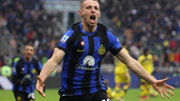 Inter logra un triunfo agónico