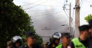 La Nación / Tacumbú: trasladan a cinco reos tras constatarse que incendio fue intencional