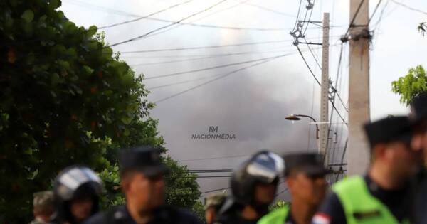 La Nación / Tacumbú: trasladan a cinco reos tras constatarse que incendio fue intencional