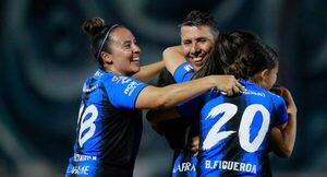Versus / El increíble gol olímpico de la paraguaya Deisy Ojeda en México