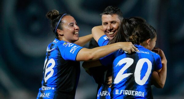 Versus / El increíble gol olímpico de la paraguaya Deisy Ojeda en México