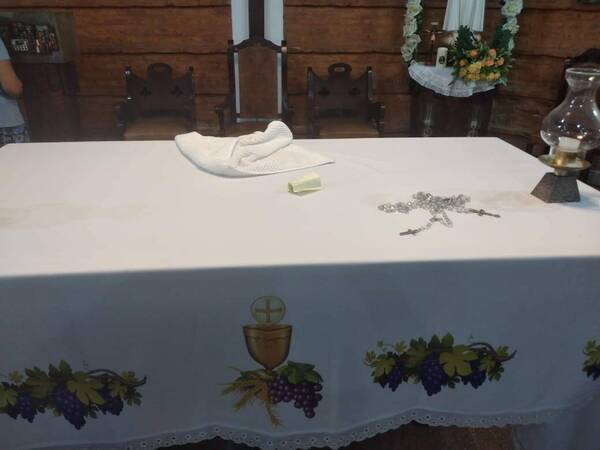 Malandro entró a robar en la casa de Dios, pero se arrepintió