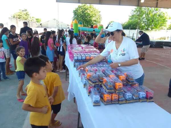 Regalos, desayuno y mucha diversión en Guaicá por el día de los Reyes Magos - Nacionales - ABC Color