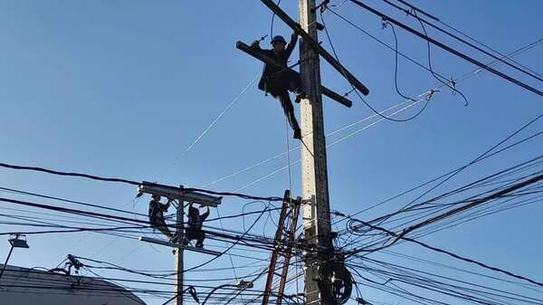Resaltan el mantenimiento y la construcción de nuevas líneas - Economía - ABC Color