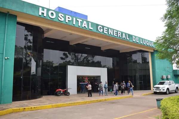 Salud emite comunicado tras fallecimiento de un hombre en el pasillo del Hospital de Luque  - Nacionales - ABC Color