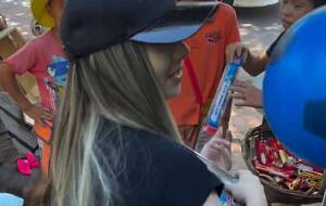 [VIDEO] Marilina llevó regalos a los niños olvidados por "lorreye"