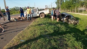 Aparatoso accidente entre dos camionetas deja cuatro fallecidos en Villeta