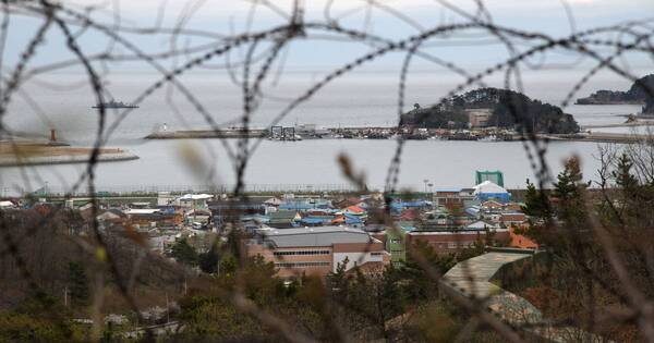 La Nación / Corea del Norte disparó 60 obuses hacia isla surcoreana