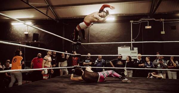 La Nación / El wrestler paraguayo que se abre camino en España
