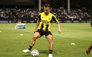 Versus / El club de Alex Arce e Iván Valdez se refuerza con un ex Guaraní
