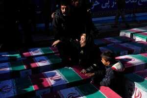 Suben a 91 los muertos en atentados suicidas reivindicados por Estado Islámico en Irán | 1000 Noticias