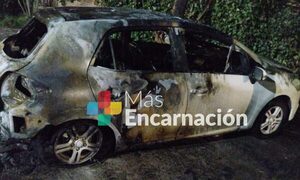 Queman auto y roban G. 10 millones en Encarnación