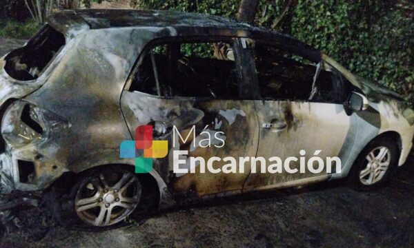 Queman auto y roban G. 10 millones en Encarnación