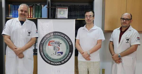 La Nación / Realizan con éxito el primer implante de fémur en 3D en el Hospital de Clínicas
