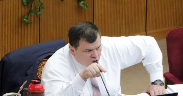 Dionisio dice que hay que "ponerle una bomba" a Fleitas y admiten que la interna liberal no tiene vuelta atrás