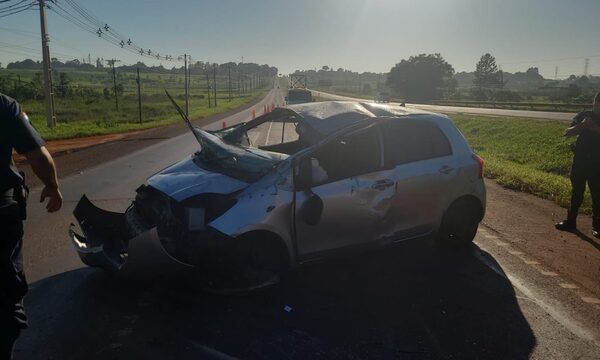 Aparatoso accidente deja una lesionada