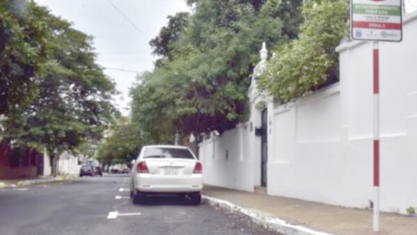 Usan Bolt y no pagan estacionamiento, he’i