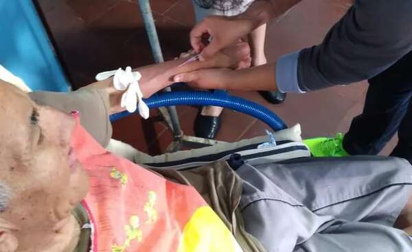 Hogar de ancianos de Carapeguá con dengue y covid, piden auxilio a la ciudadanía - Nacionales - ABC Color