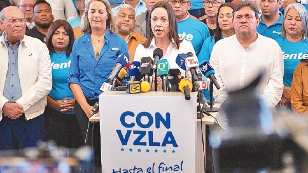 Antichavismo busca recomponer desmembrada oposición