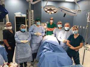 Un paciente de 93 años experimentó con éxito una cirugía correctiva de fractura cervical