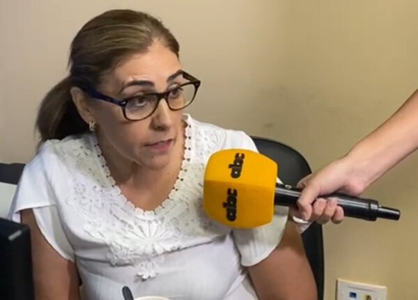 Senador Líder Amarilla tiene a su hermana como su asesora · Radio Monumental 1080 AM