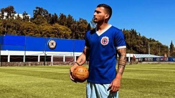[GALERÍA] Pelotero paraguayo posó con onda modelo en México