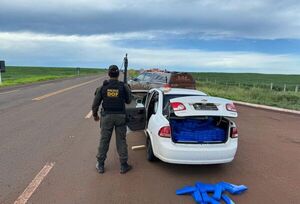 Narcotraficante abandona coche robado con más de R$ 2 millones en drogas